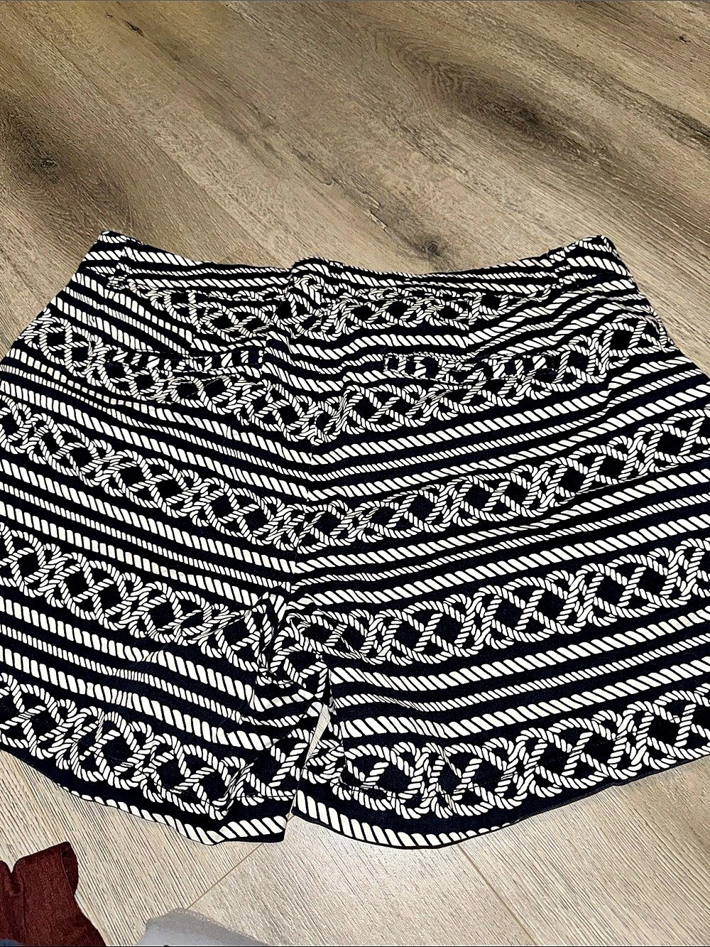 Crown & Ivy Printed Shorts in Black & White Size 18W